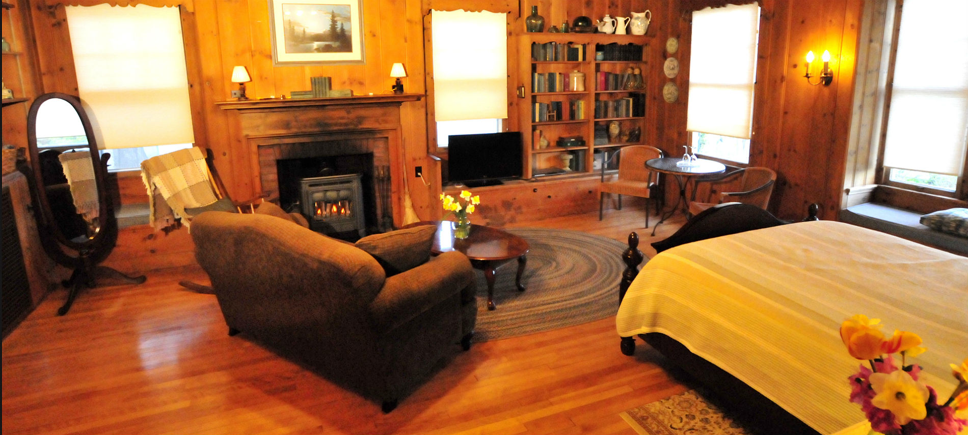 Honeymoon Suite at Romantic Bed & Breakfast near Bangor in Dexter Maine